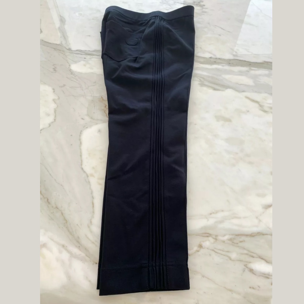 Akris Punto Black Cropped Pants Size 6